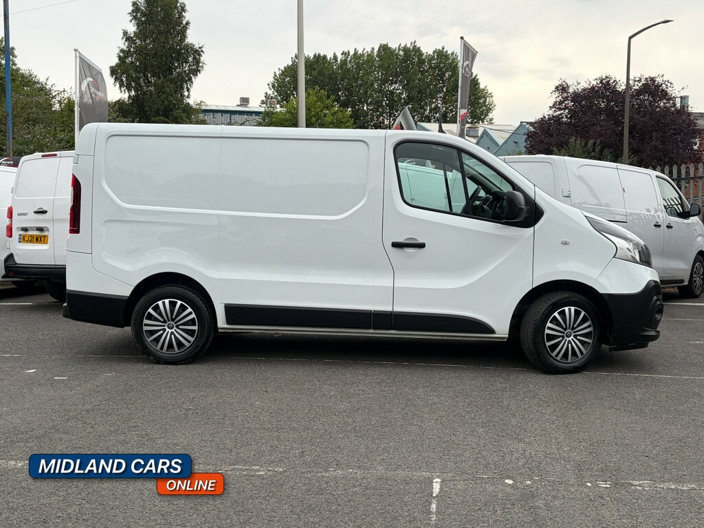 Renault Trafic Panel Van 2.0 Sl28 Energy Dci 120 Business My19 FG71TOH White #4