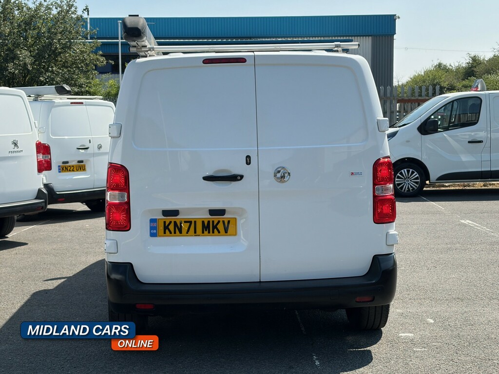 Vauxhall Vivaro 1.5 Turbo D 2700 Dynamic White #4