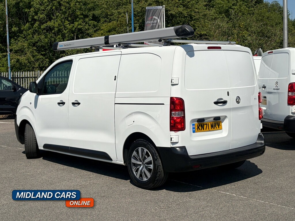 Vauxhall Vivaro 1.5 Turbo D 2700 Dynamic White #5