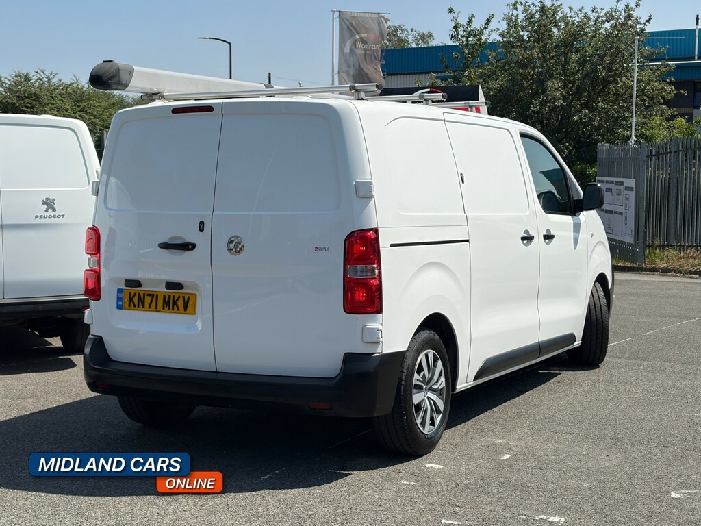 Vauxhall Vivaro 1.5 Turbo D 2700 Dynamic White #3