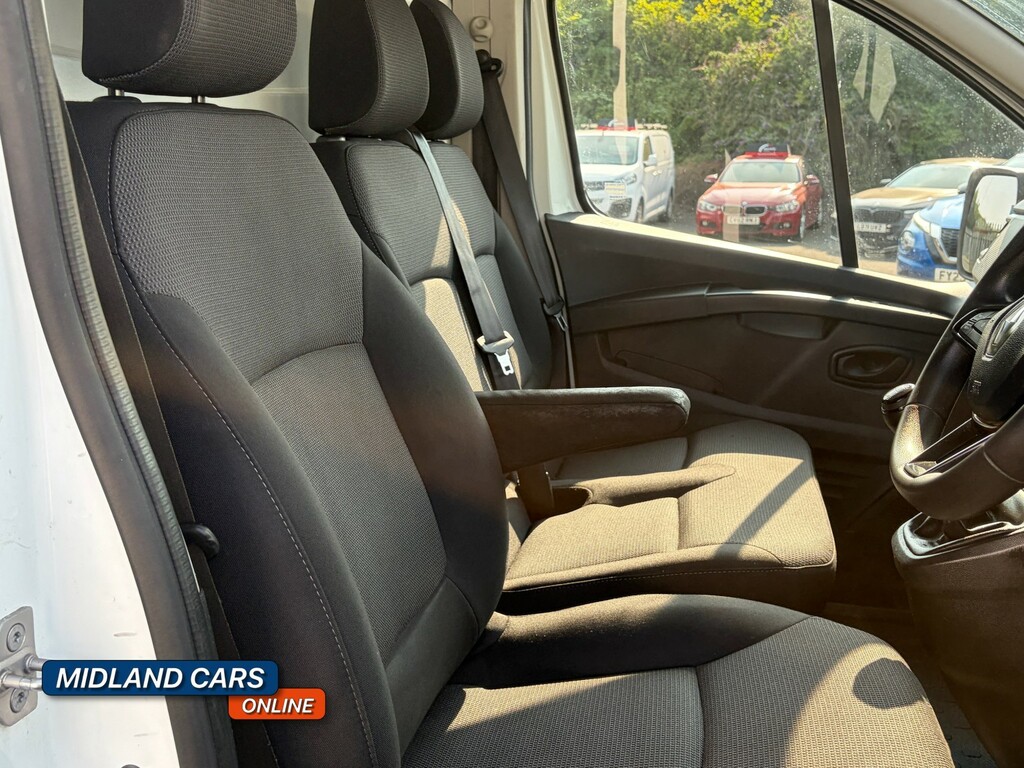 Renault Trafic Lwb L2h1 Low White #17