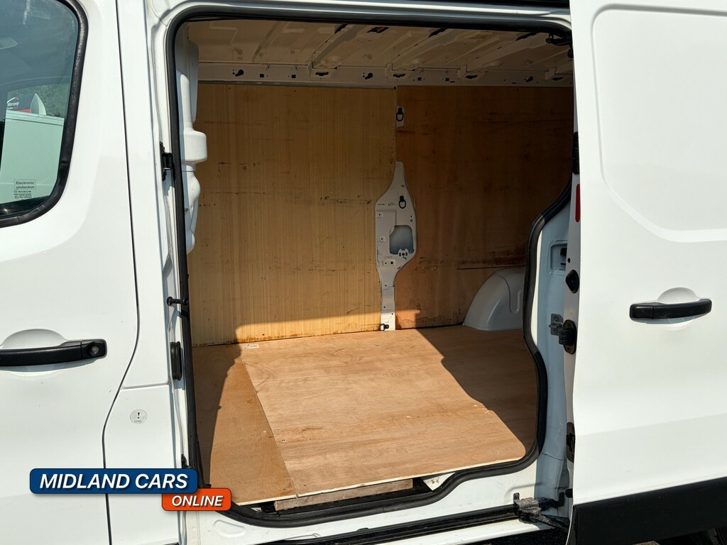 Renault Trafic Lwb L2h1 Low White #11