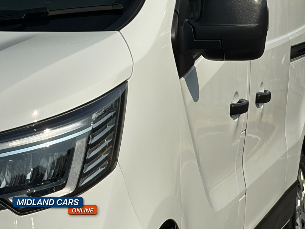 Renault Trafic Lwb L2h1 Low White #31