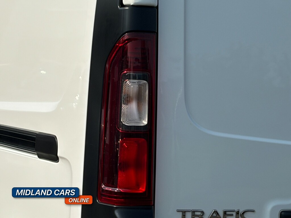 Renault Trafic Lwb L2h1 Low White #35