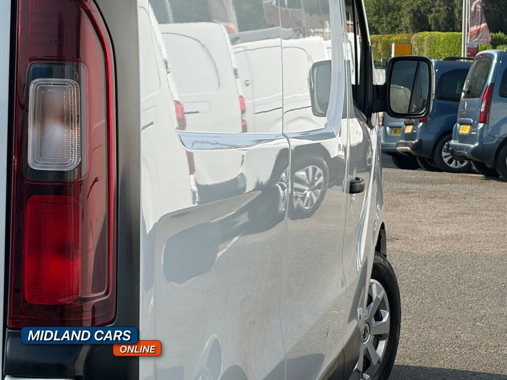 Renault Trafic Lwb L2h1 Low White #34