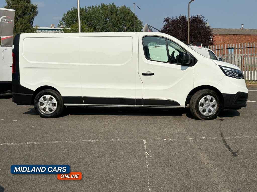 Renault Trafic Lwb L2h1 Low White #38