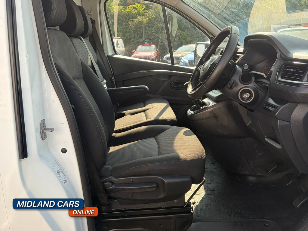 Renault Trafic Lwb L2h1 Low White #16