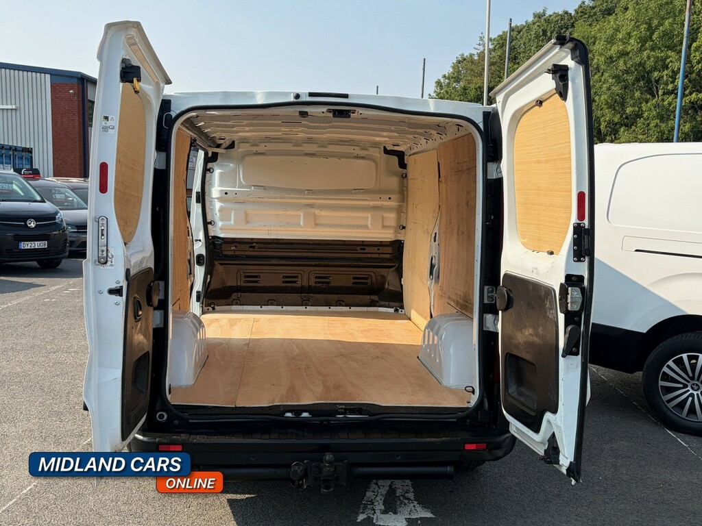Renault Trafic Lwb L2h1 Low White #9