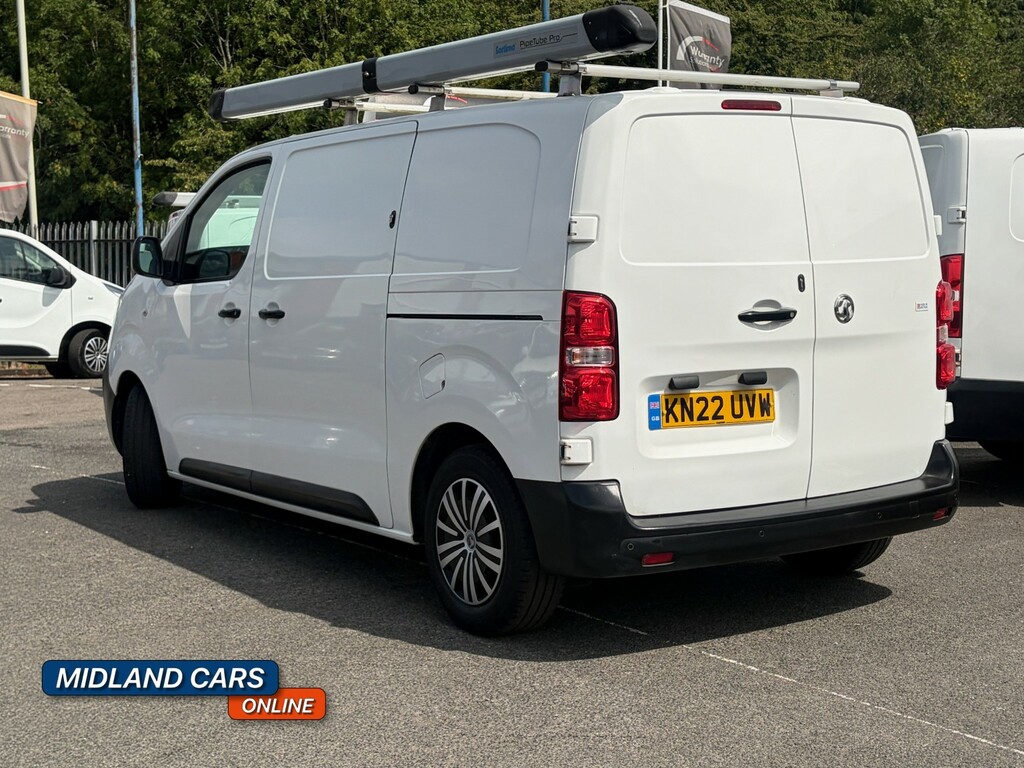 Vauxhall Vivaro 1.5 Turbo D 2700 Dynamic White #6