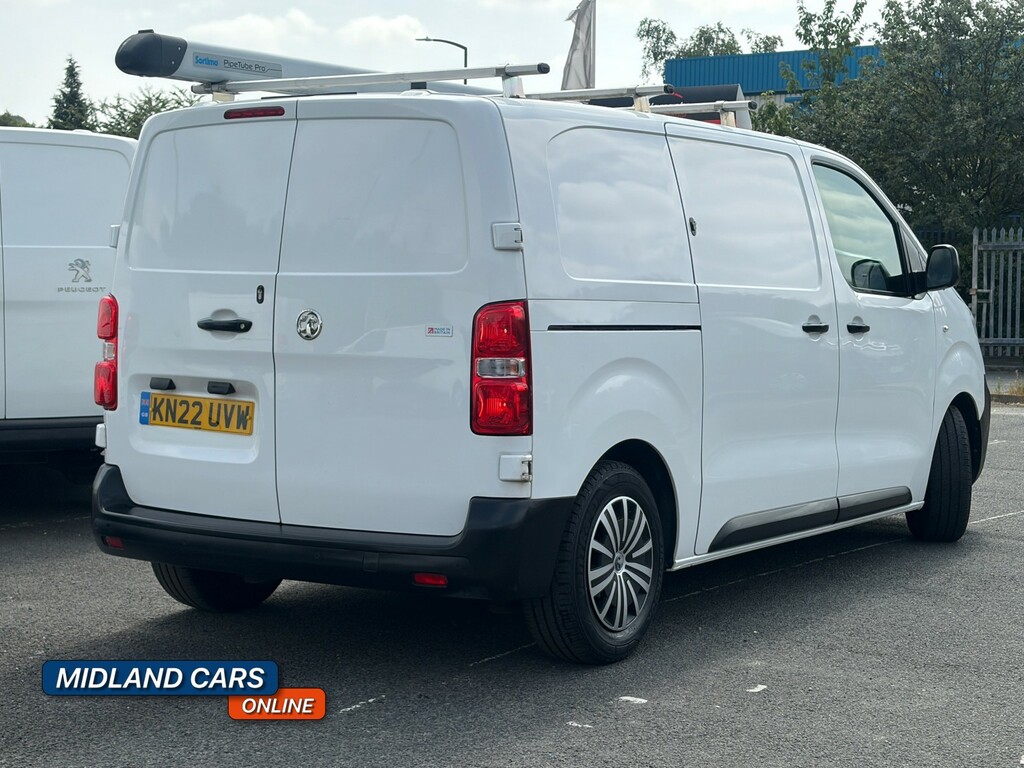 Vauxhall Vivaro 1.5 Turbo D 2700 Dynamic White #4