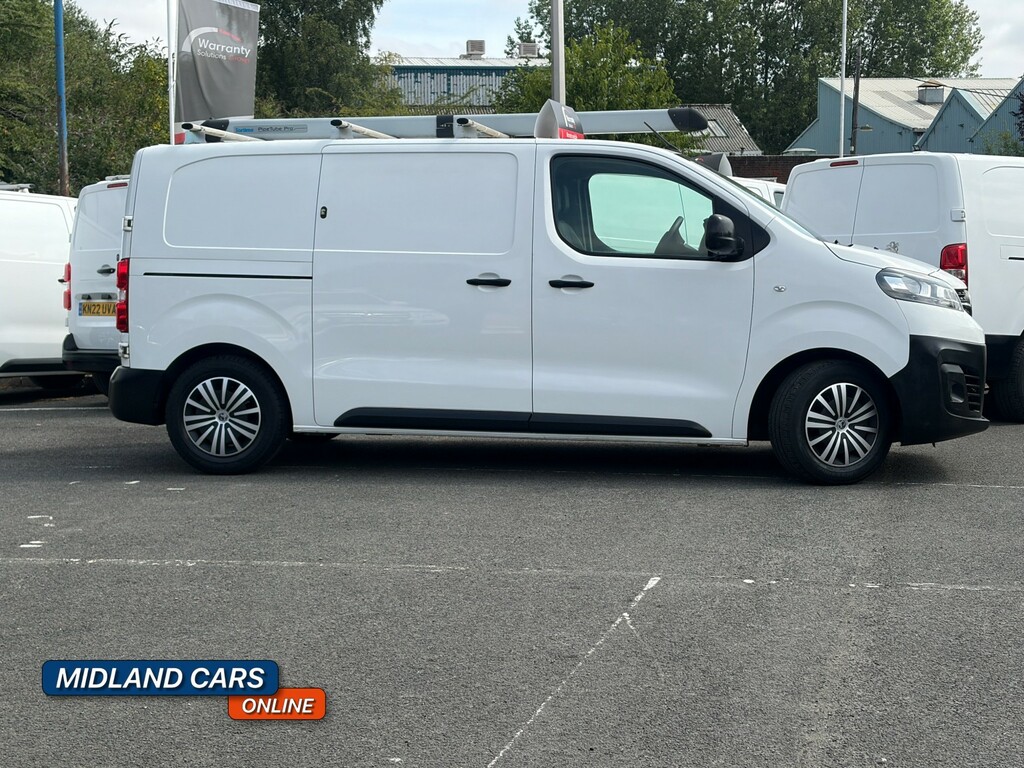 Vauxhall Vivaro 1.5 Turbo D 2700 Dynamic White #3