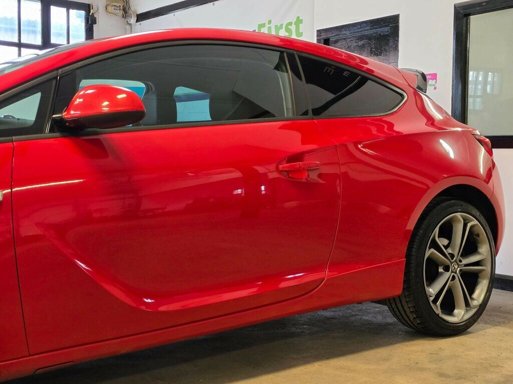 Vauxhall Astra GTC Sri Black #9