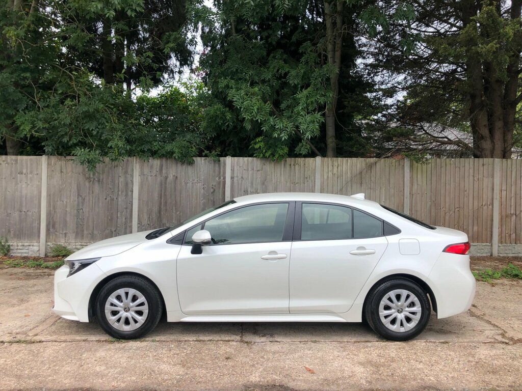 Toyota Corolla 1.8 Hybrid Icon White #3