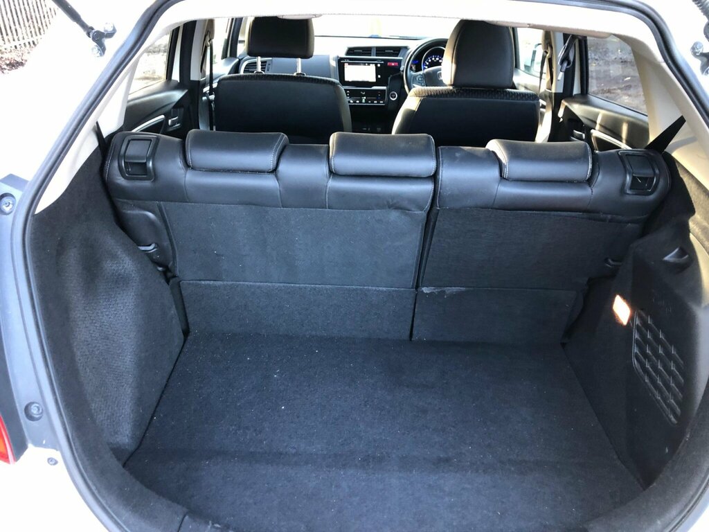 Honda Fit 1.3 Hybrid White #15