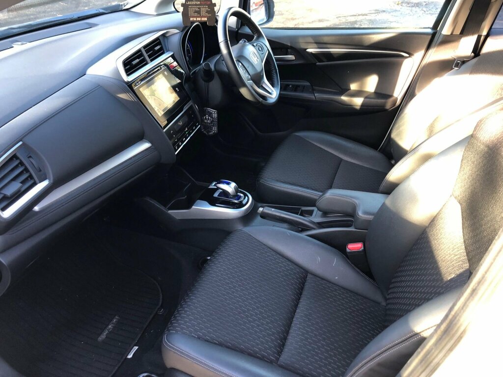 Honda Fit 1.3 Hybrid White #12