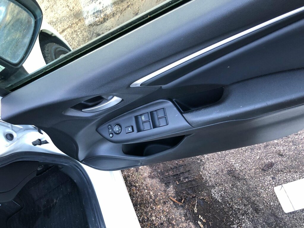 Honda Fit 1.3 Hybrid White #17