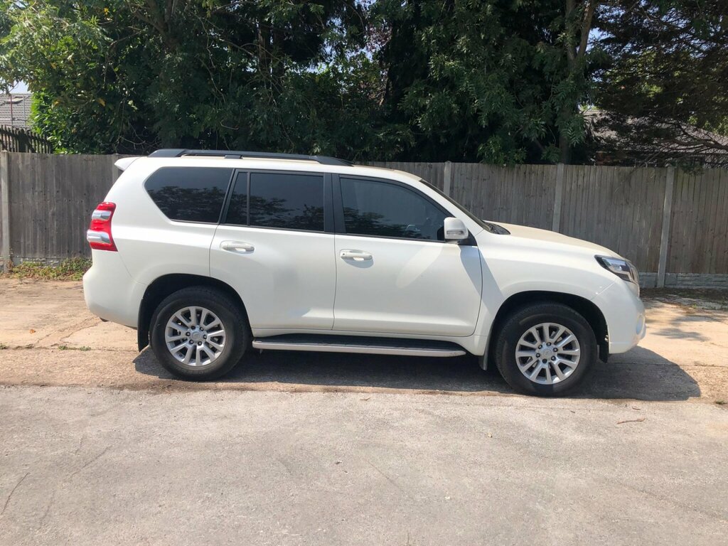 Toyota Land Cruiser 2.8D Invincible 4Wd Euro 6 7 Seats White #2