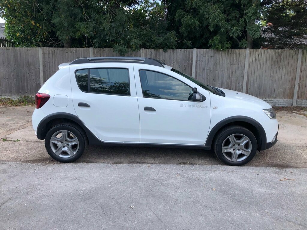 Dacia Sandero Stepway 0.9 Tce Ambiance Euro 6 Ss White #2