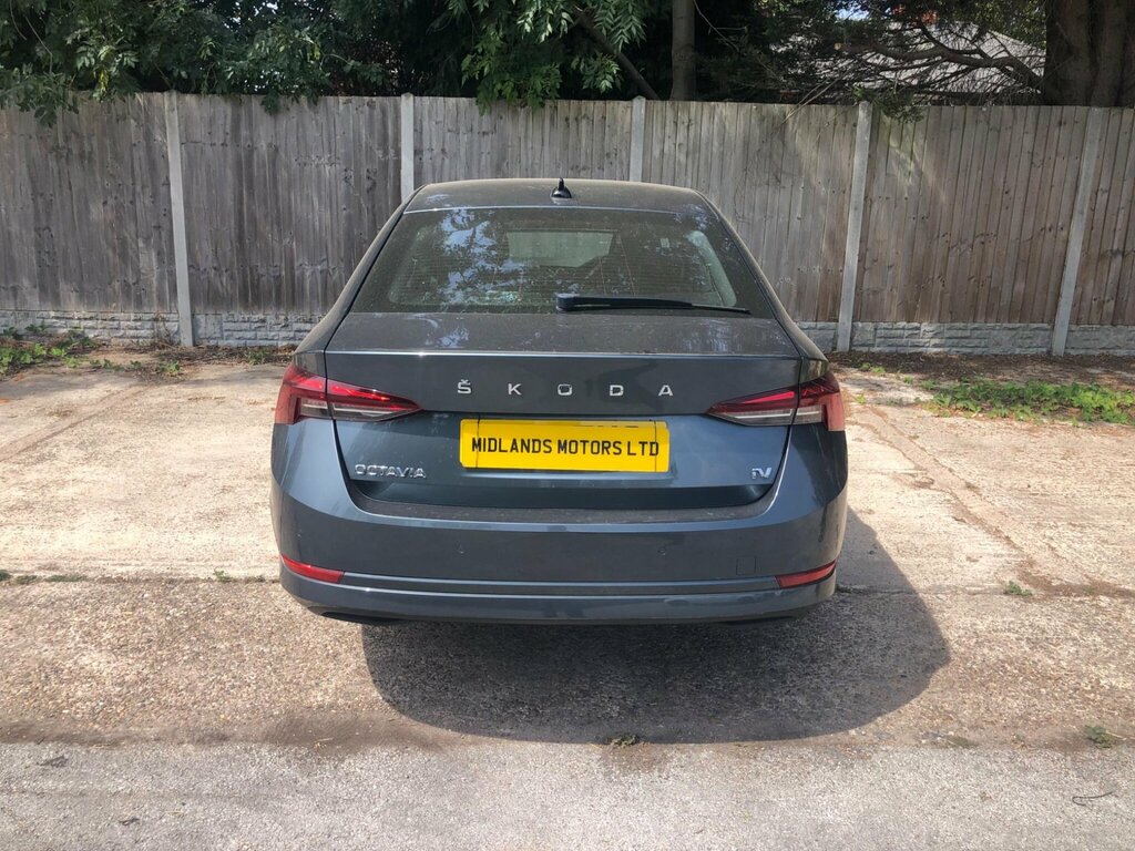 Skoda Octavia 1.0 Se First Edition Tsi 109 Bhp White #8