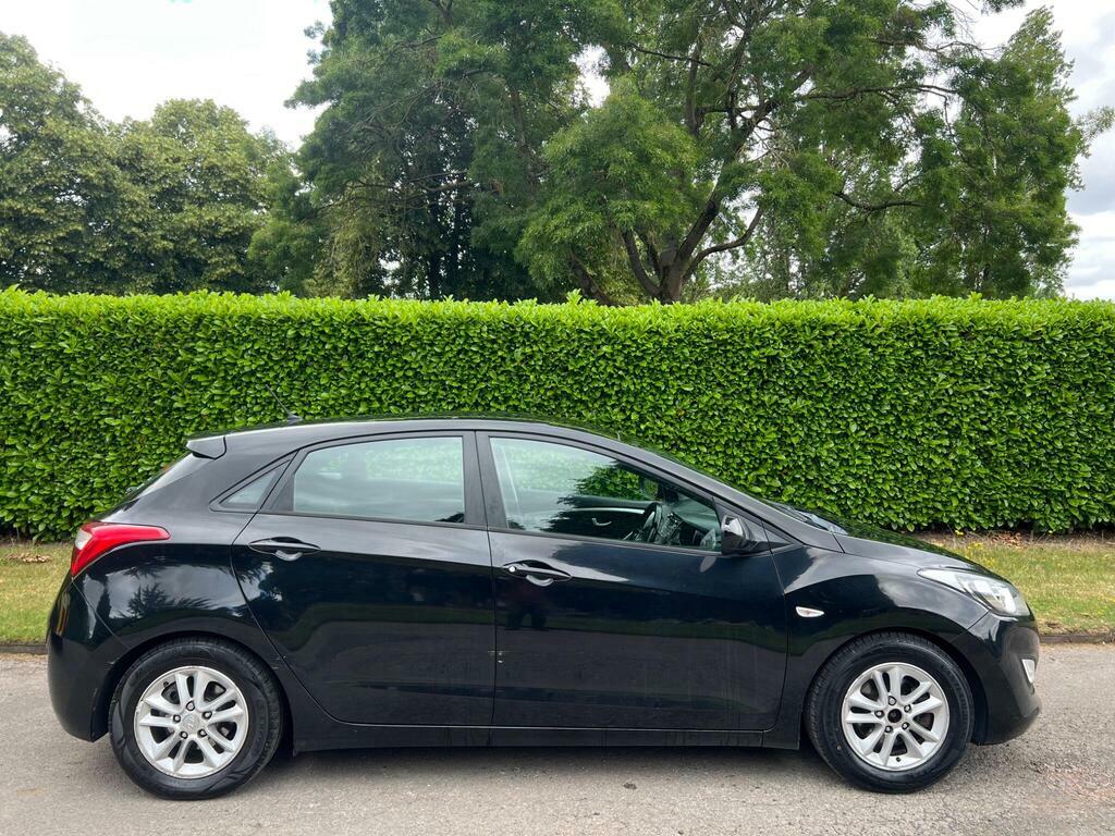 Hyundai I30 1.6 Crdi Blue Drive Active Euro 5 S S Black #4