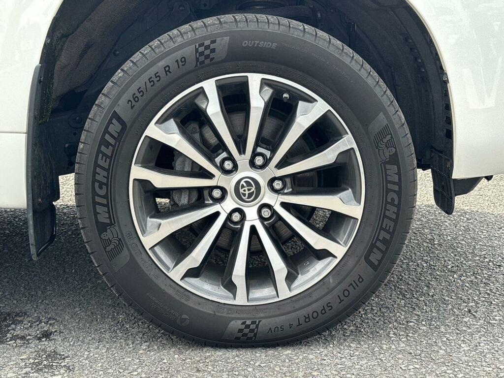 Toyota Land Cruiser 2.8D 204 Active Commercial White #5