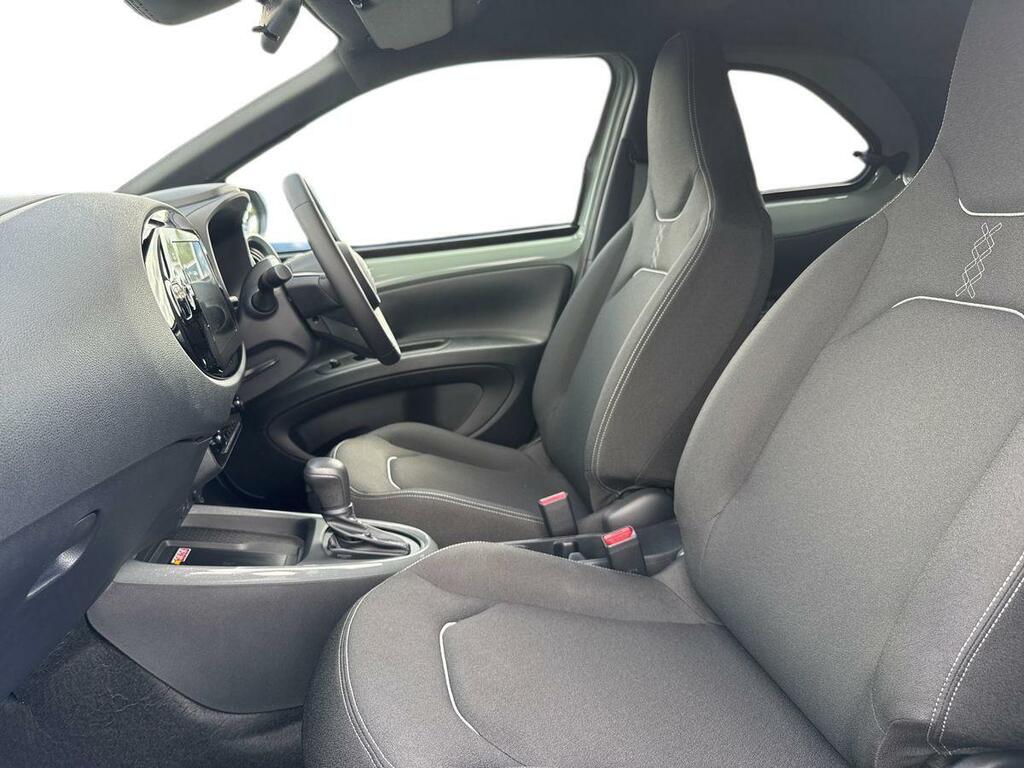 Toyota Aygo X 1.5 Hybrid Design Cvt CVZ5357 Green #2