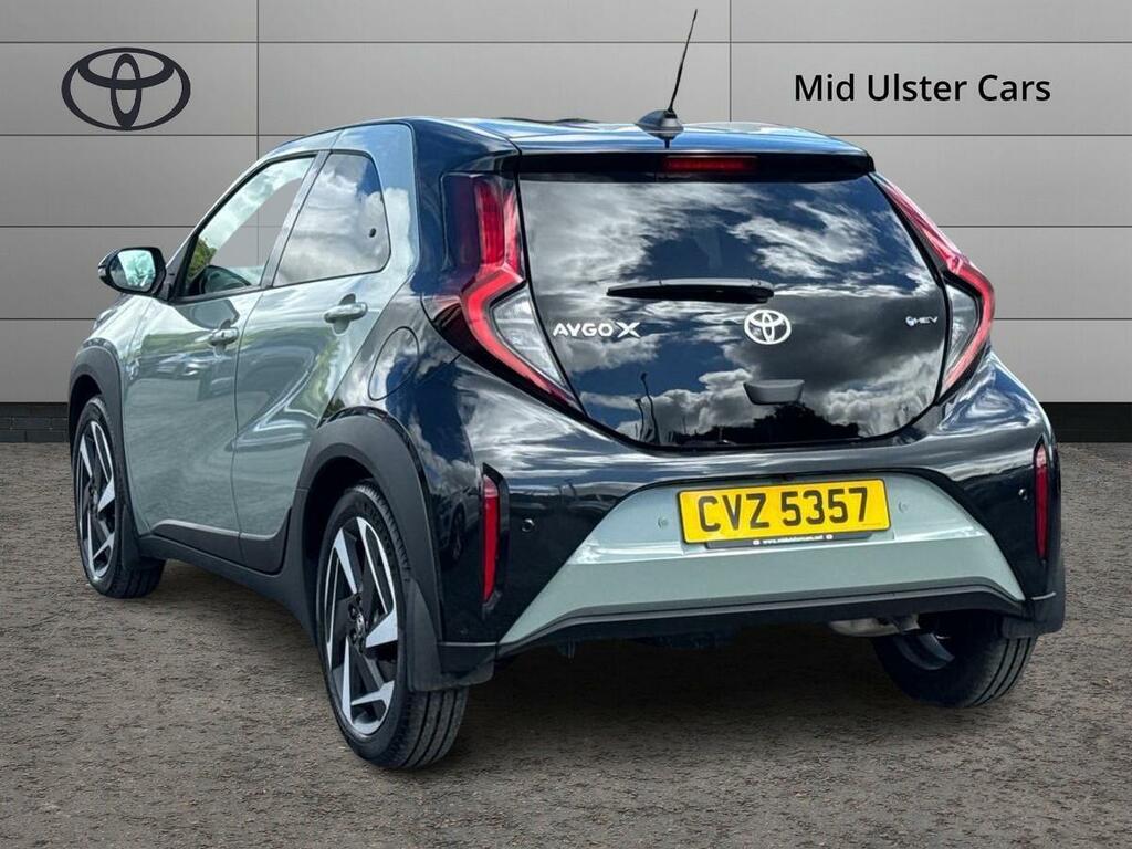 Toyota Aygo X 1.5 Hybrid Design Cvt CVZ5357 Green #3