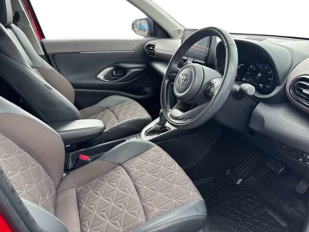 Toyota Yaris Cross 1.5 Vvt-h Excel Suv Hybrid E-cvt Awd Eu CVZ7649 Red #6