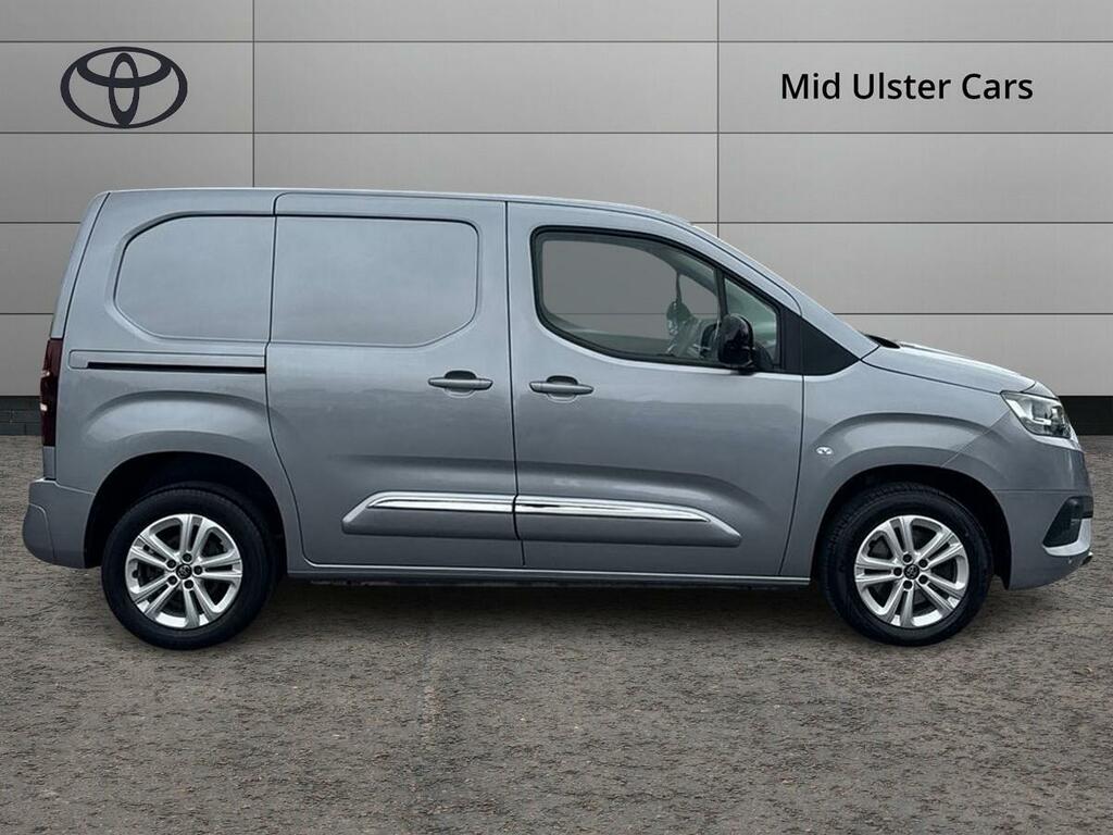 Toyota Proace City 1.5D 100 Design Van 6 Speed Grey #4