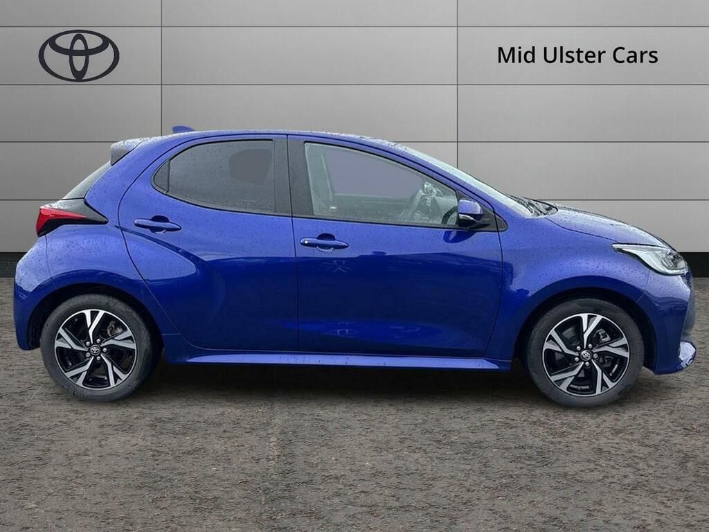 Toyota Yaris 1.5 Hybrid Design Cvt MK73KCJ Blue #4