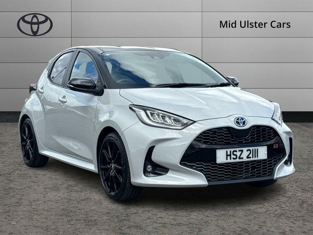 Toyota Yaris 1.5 Hybrid Gr Sport Cvt Black
