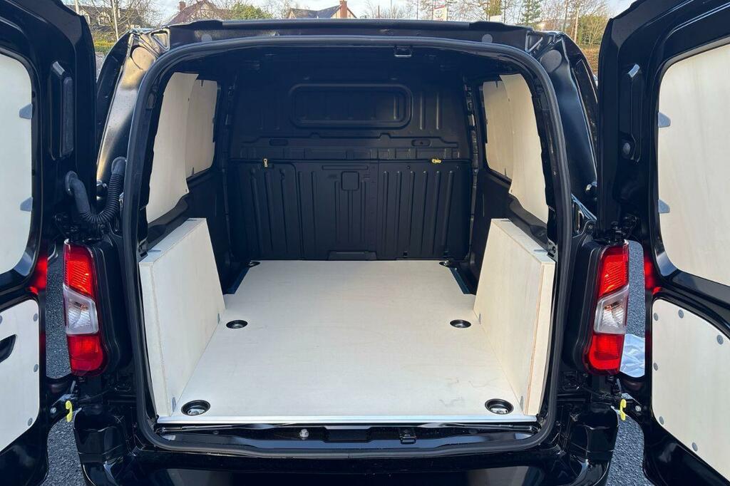 Toyota Proace City 1.5D 130 Sport Van Black #4