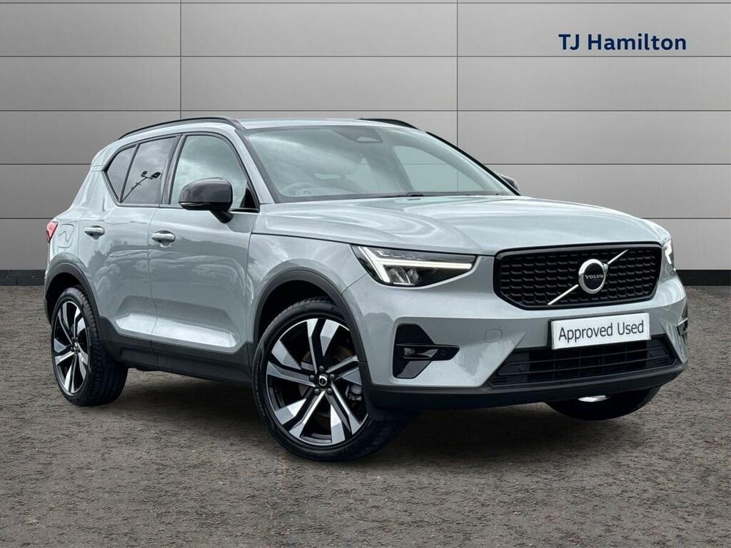Volvo XC40 2.0 B4p Plus Dark RF74ZRE Grey