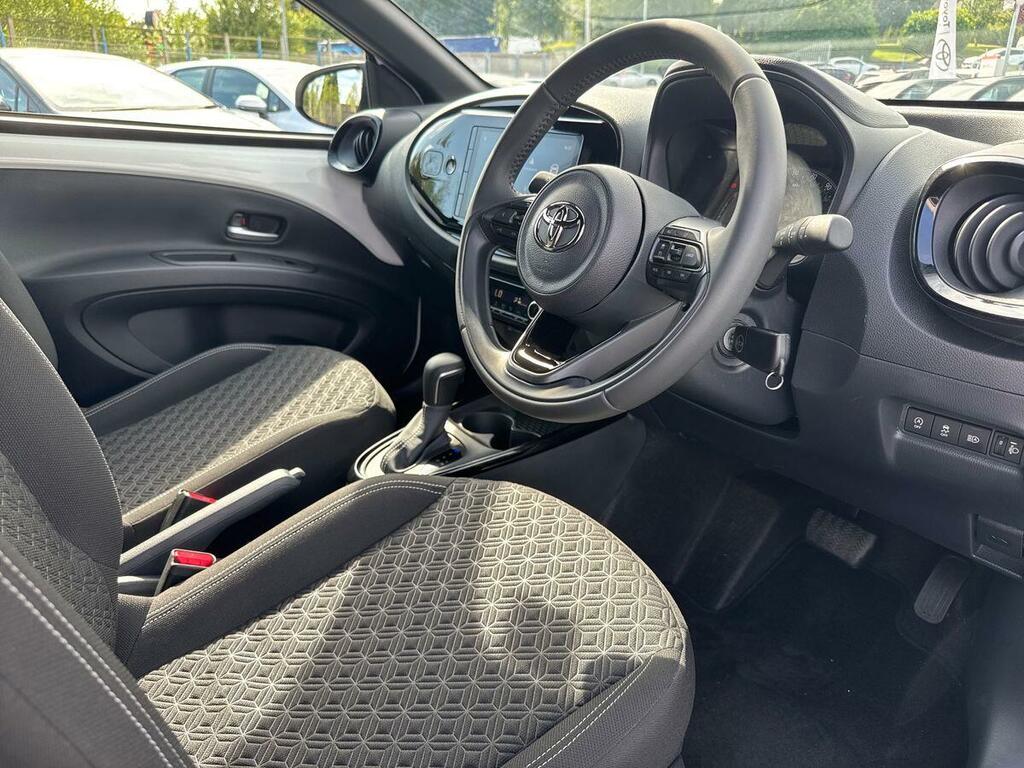 Toyota Aygo X 1.0 Vvt-i Edge White #6