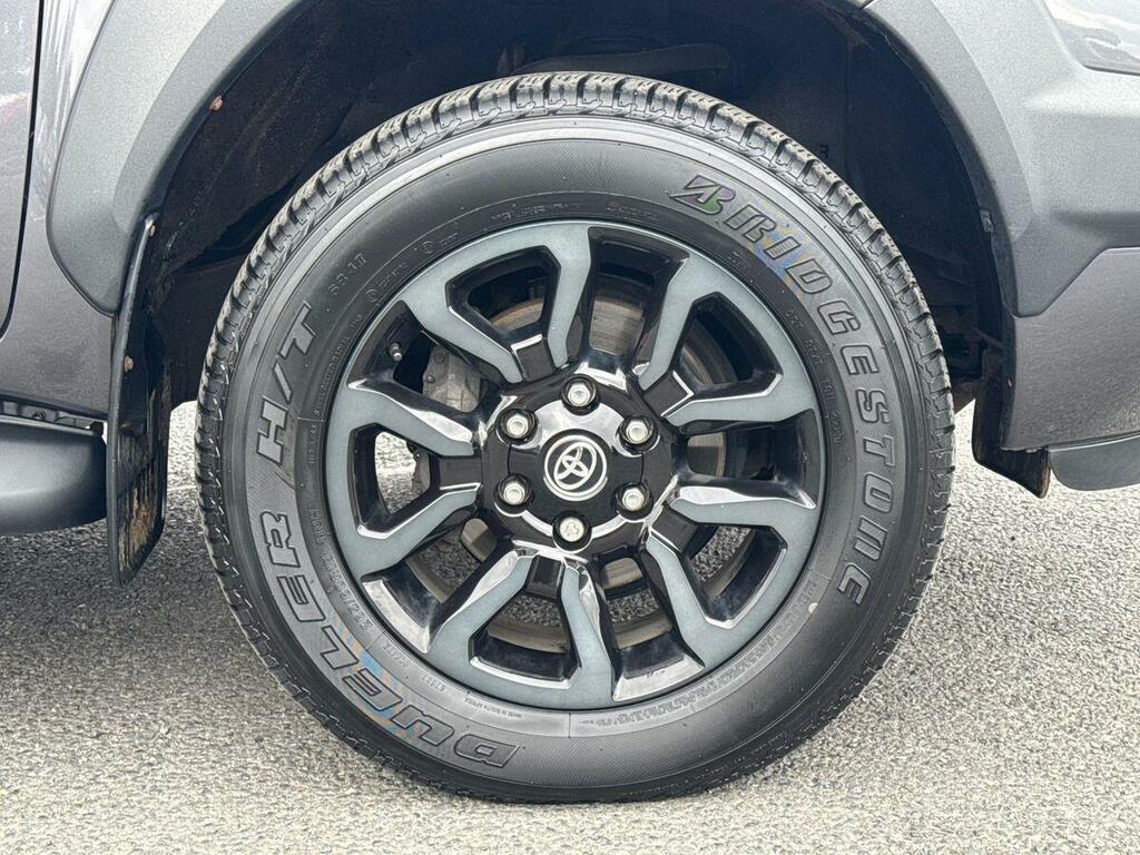 Toyota HILUX Invincible X Dcab Pick Up 2.8 D-4d Grey #6