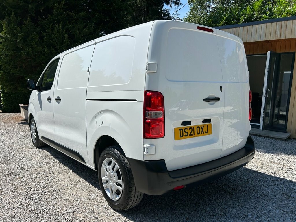 Vauxhall Vivaro 2L Dynamic 6Dr White #5