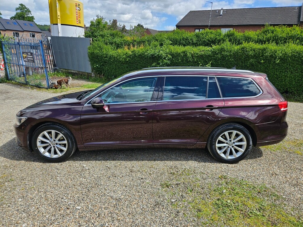 Volkswagen Passat 2.0 Tdi Se Business VN17USV Red #4
