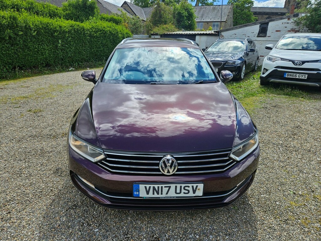 Volkswagen Passat 2.0 Tdi Se Business VN17USV Red #2