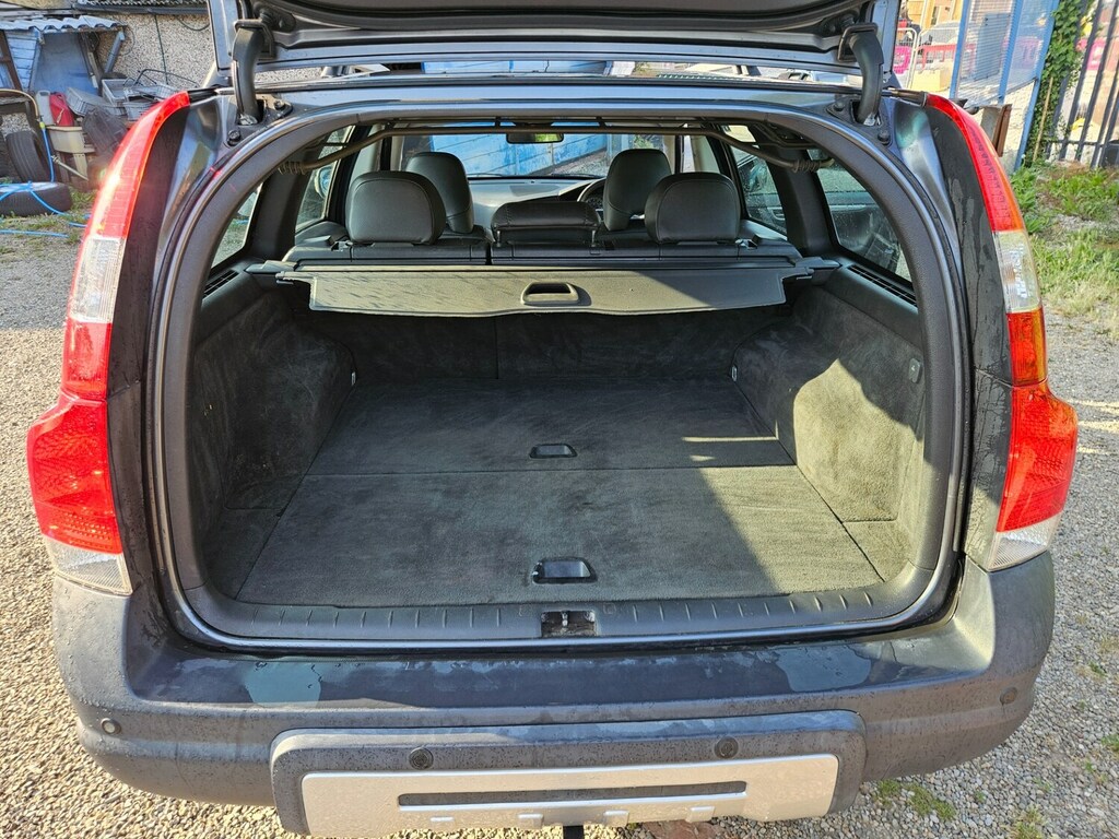 Volvo XC70 2.4 D5 Se Lux Silver #11