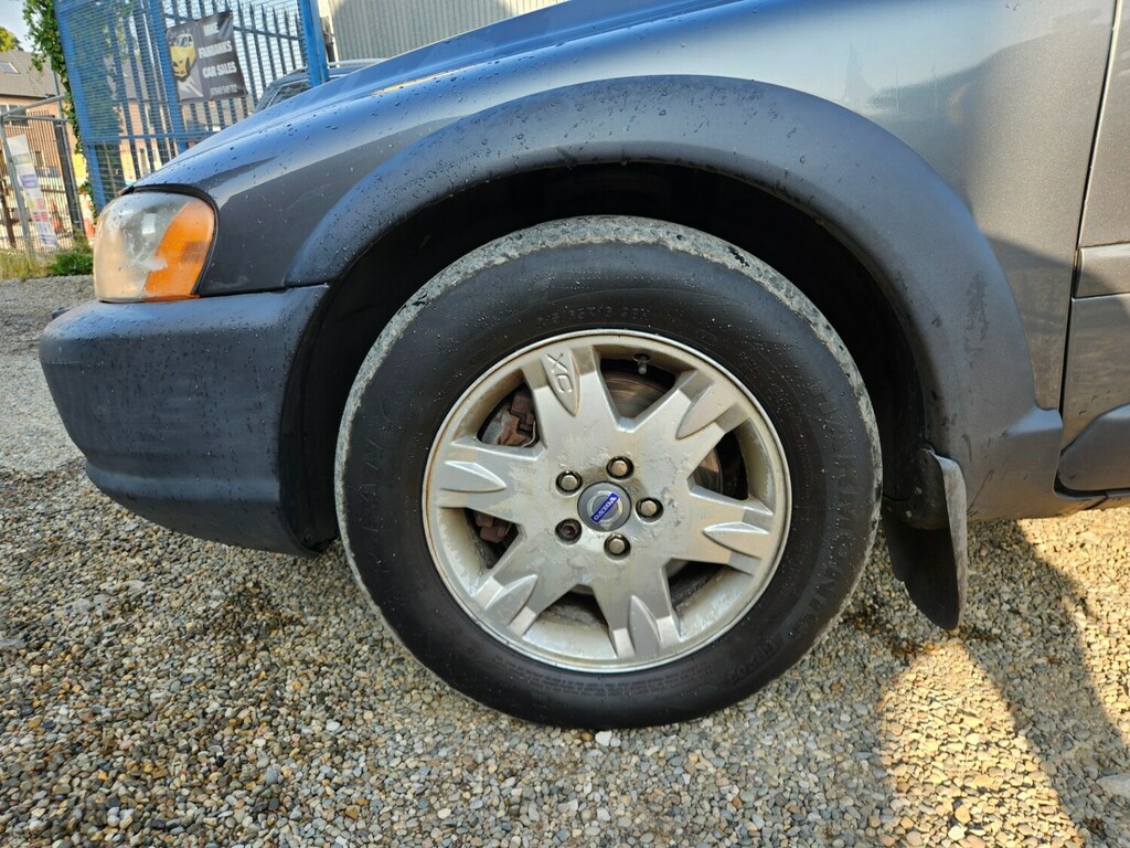 Volvo XC70 2.4 D5 Se Lux Silver #15