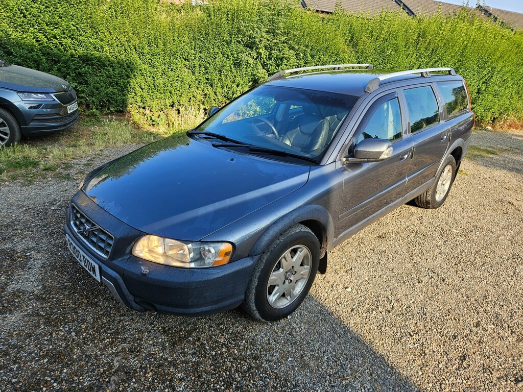 Volvo XC70 2.4 D5 Se Awd Geartronic 185 Grey #3