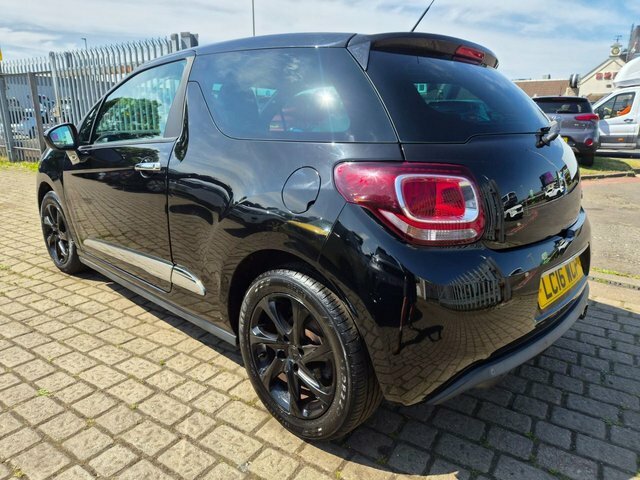 DS DS 3 Bluehdi Elegance Hatchback Black #4
