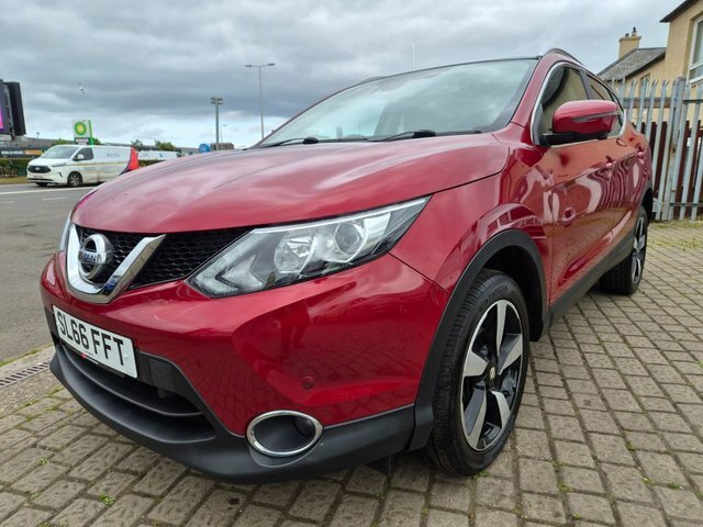 Nissan Qashqai Dig-t N-connecta Suv Red #3