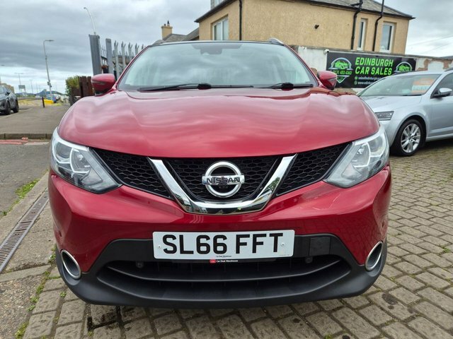 Nissan Qashqai Dig-t N-connecta Suv Red #2