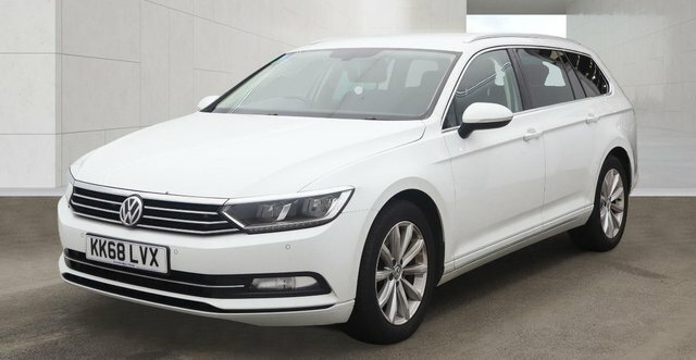 Volkswagen Passat Tdi Se Business Estate KK68LVX White #2