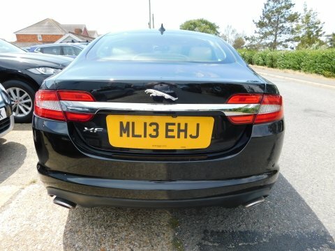 Jaguar XF D V6 Premium Black #5