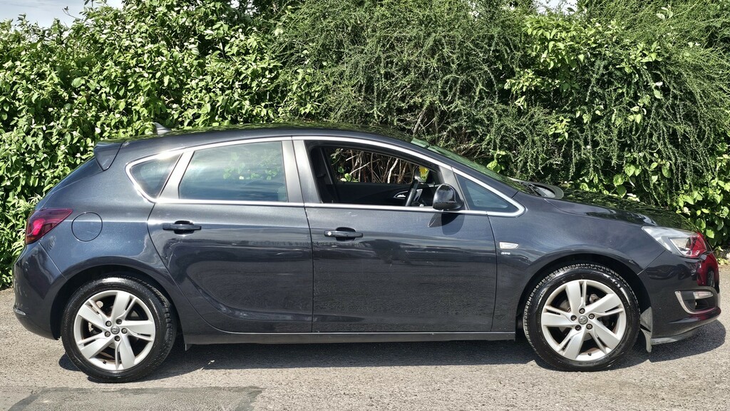 Vauxhall Astra 1.4 T 16V Sri Black