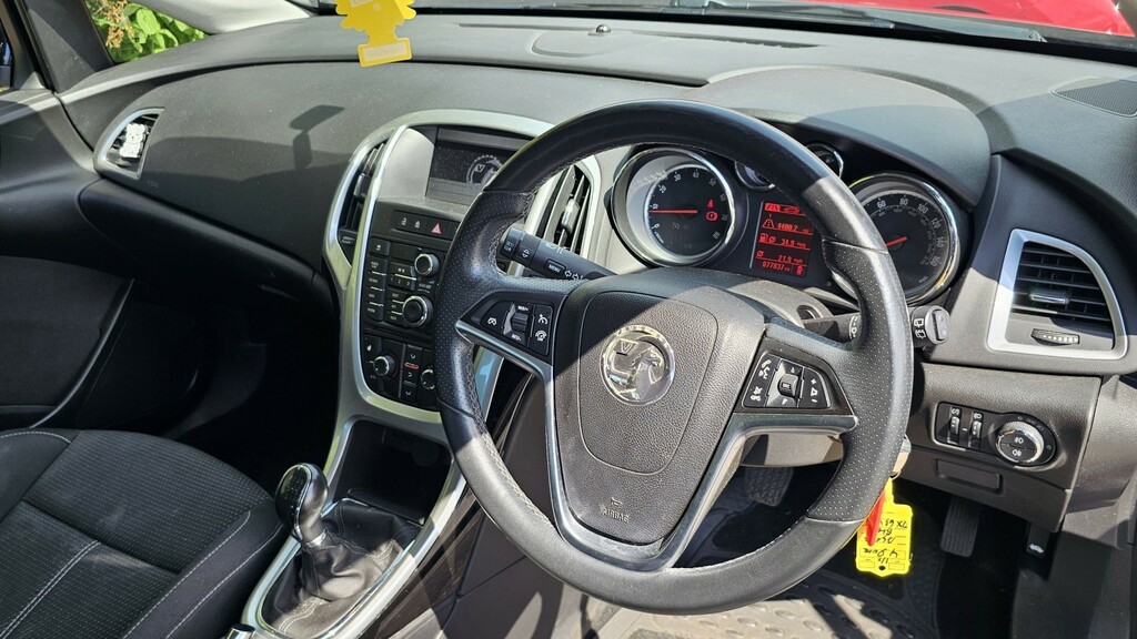 Vauxhall Astra 1.4 T 16V Sri Black #5