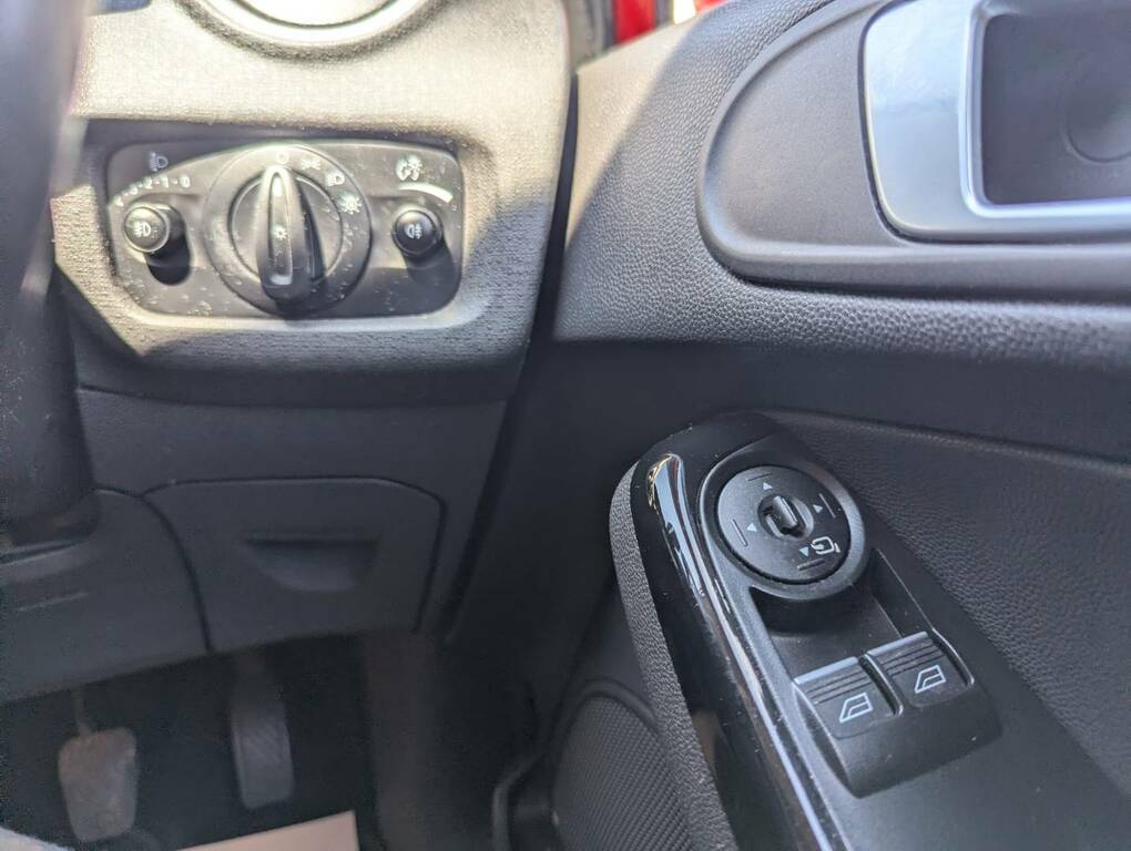 Ford Fiesta 1.0 Ecoboost 125 Titanium Red #4