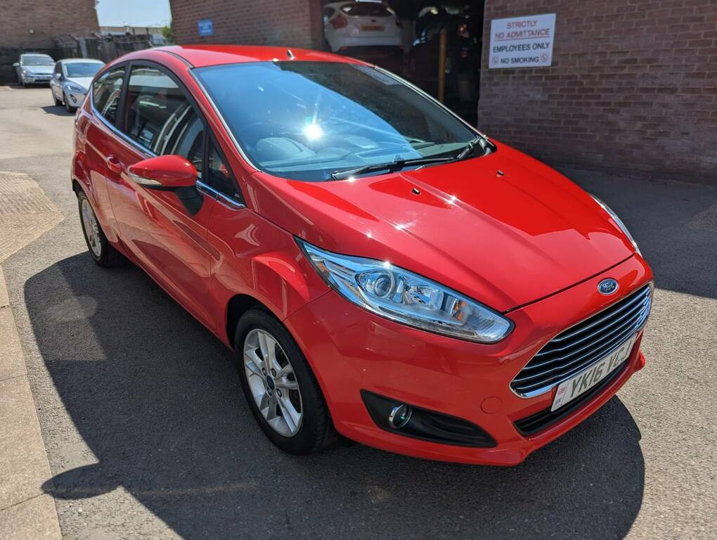 Ford Fiesta 1.25 82 Zetec Red